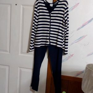2 pic Navy Blue and White Stripe Top by exhilaration Pants Navy Blue by Bentley